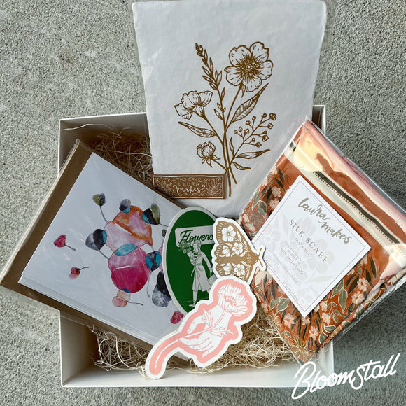 Art lover bloom gift box by Bloomstall.