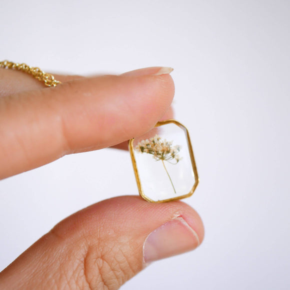 Field Frame Necklace Queen Anne’s Lace