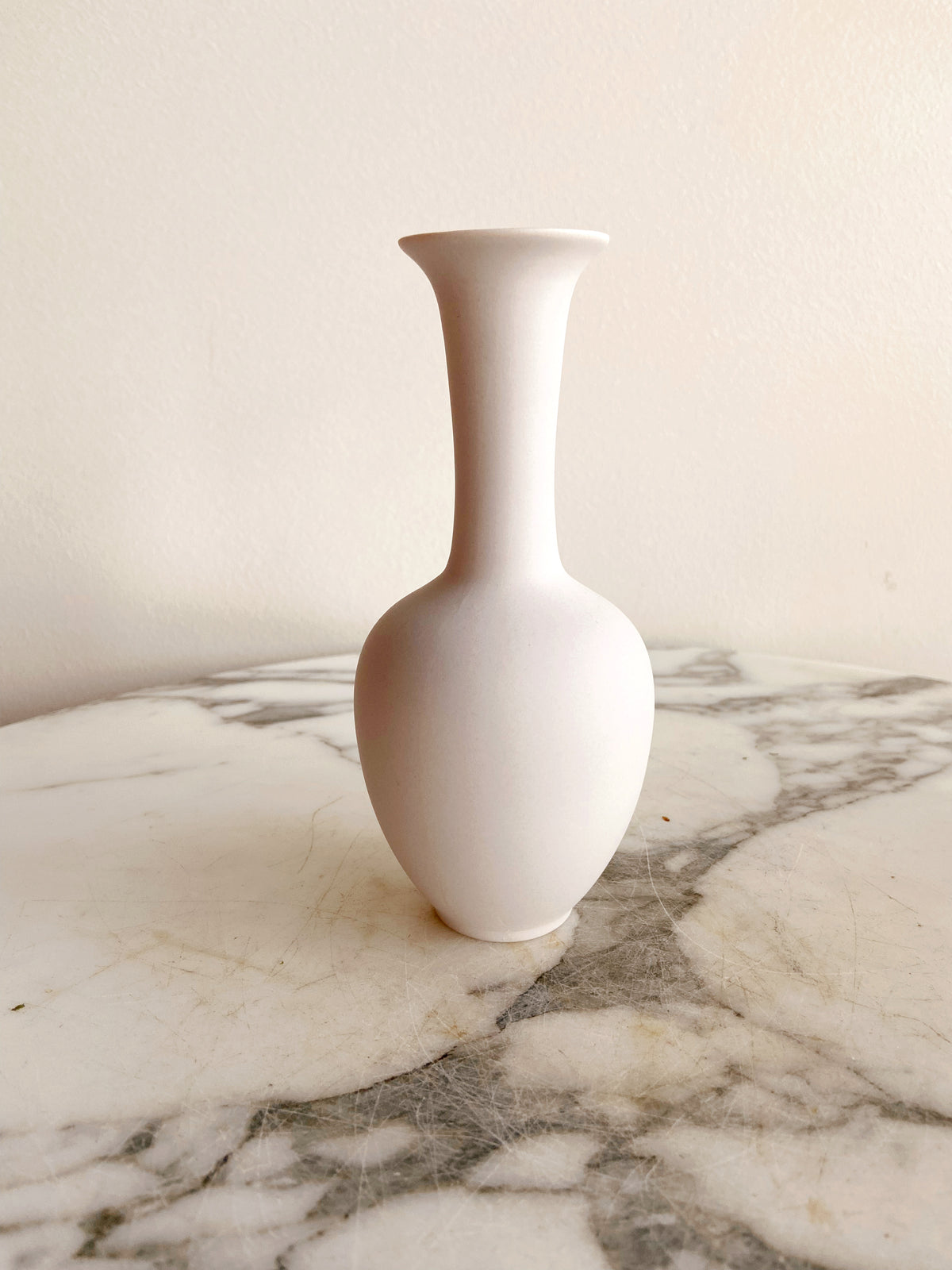 Middle Kingdom Bud Vase Lotus